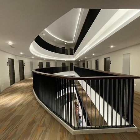 Roxy Hotel Serian Exterior foto
