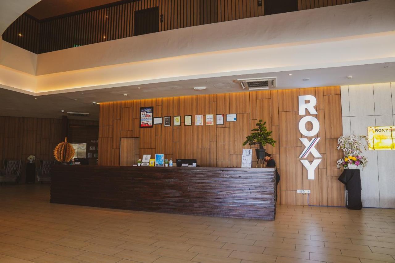 Roxy Hotel Serian Exterior foto