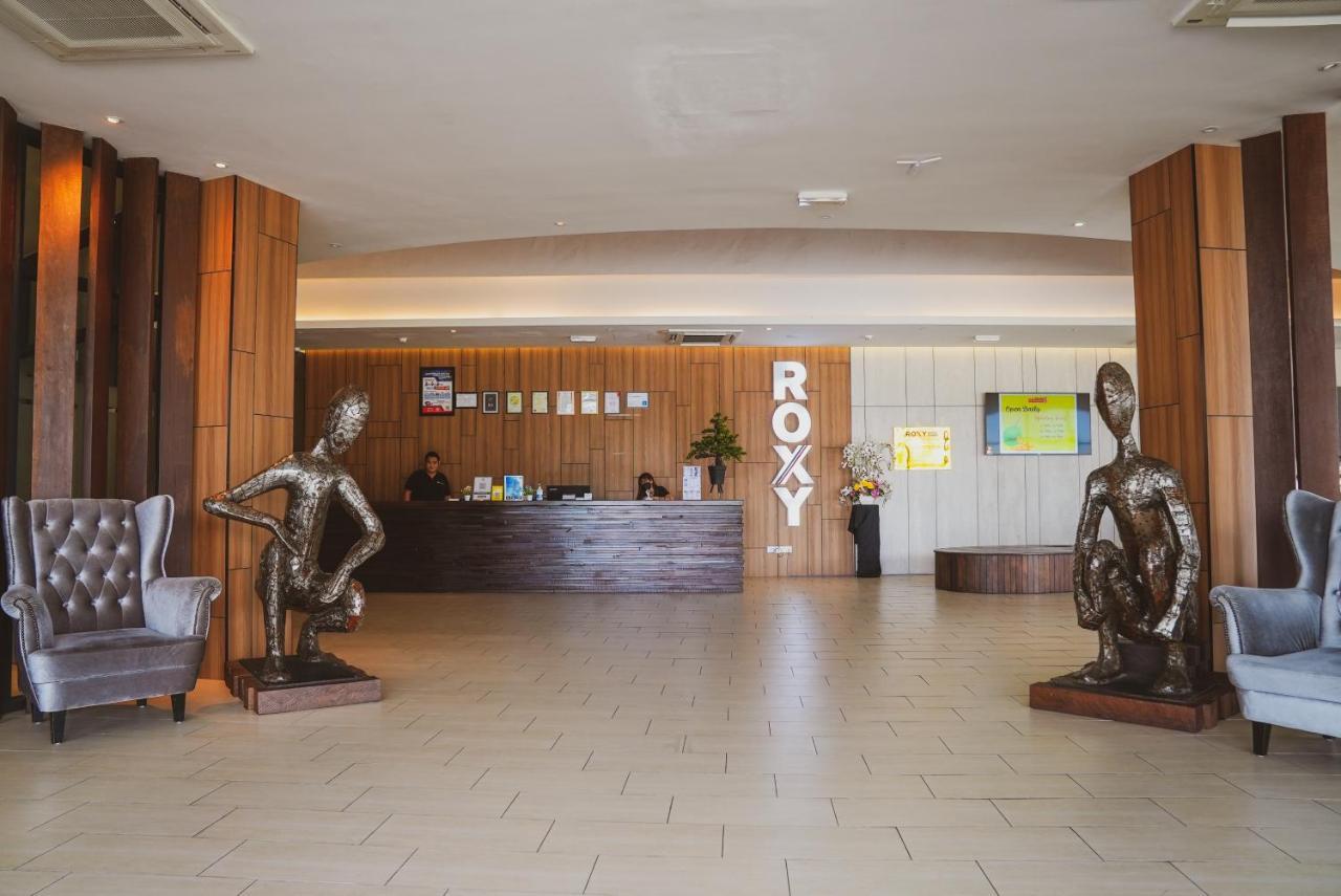 Roxy Hotel Serian Exterior foto