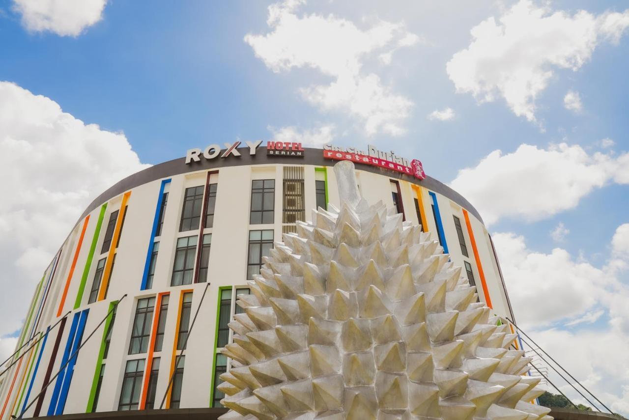 Roxy Hotel Serian Exterior foto