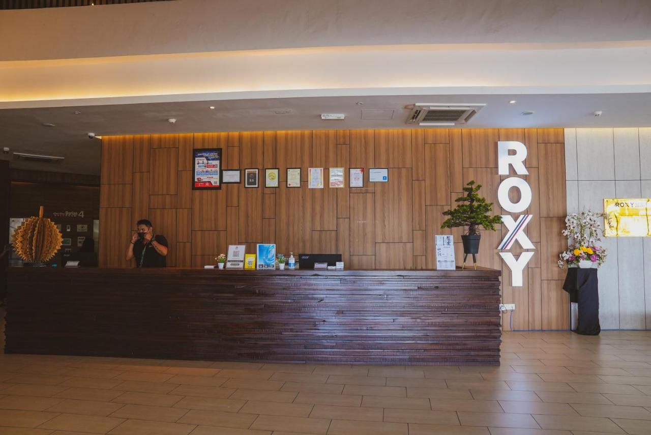 Roxy Hotel Serian Exterior foto