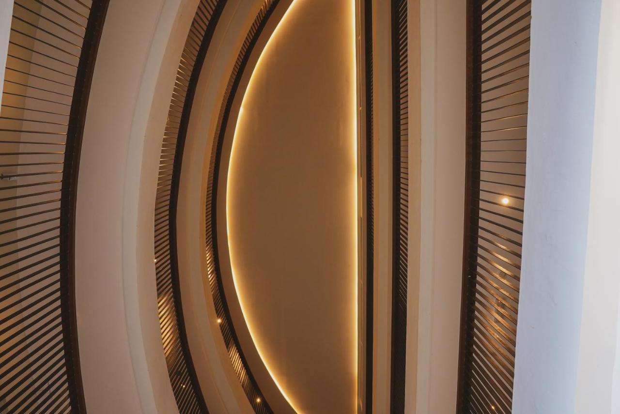 Roxy Hotel Serian Exterior foto
