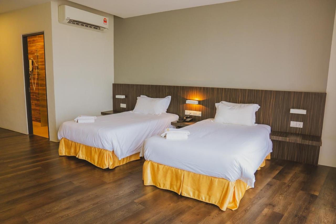 Roxy Hotel Serian Exterior foto