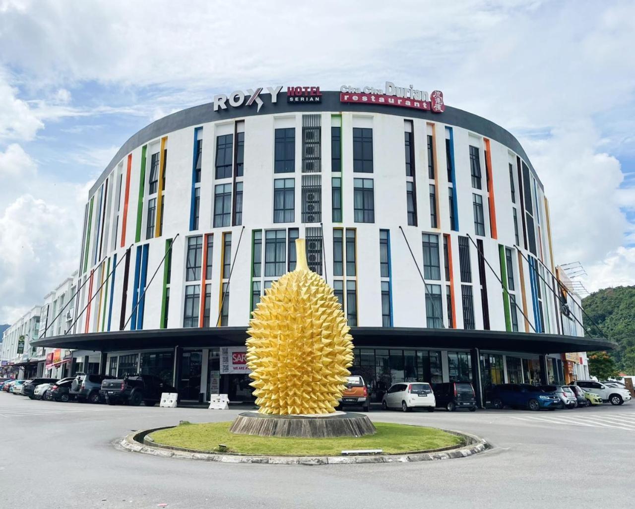 Roxy Hotel Serian Exterior foto